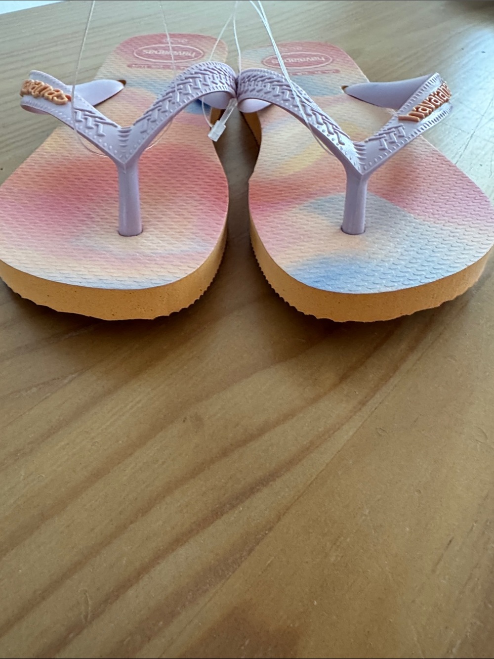 Girls Havaianas Pastel Tie-Dye Flip Flops - Lavender Straps - Picture 3 of 7